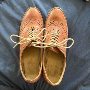 Frye Maggie Perforated Wingtips Size 8.5